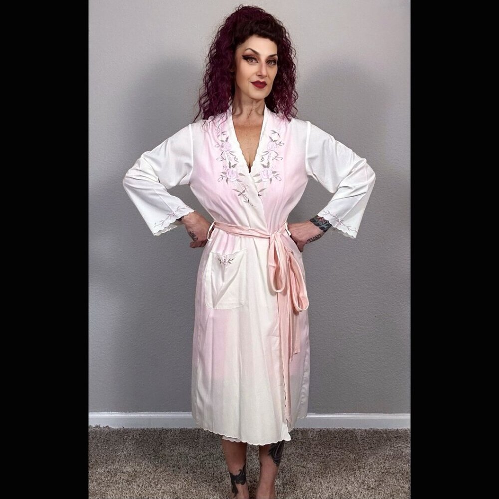 Y2K Asian Robe Kimono Pink & White Roses Sheer Vintage OS Embroidered Lingerie